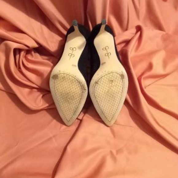 Jessica Simpson Black Heels Lovingly Used size 8m - Picture 3 of 3